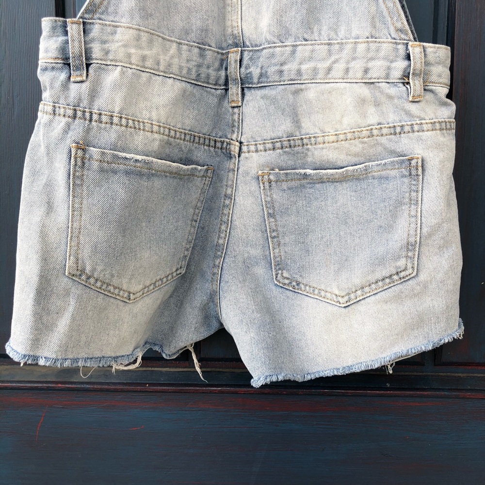 Cotton On Light Wash Denim Overall Shorts Size S - Picture 4 of 8